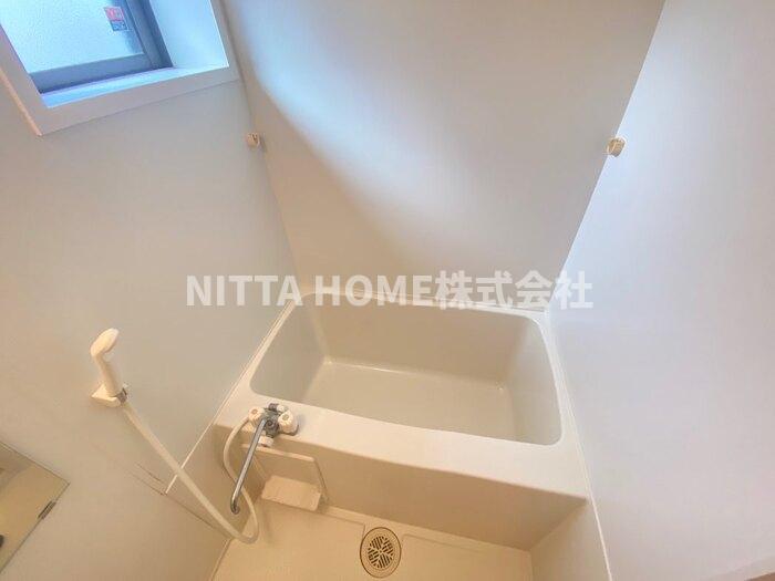 バス・シャワールーム　お風呂とトイレはセパレートタイプ◎