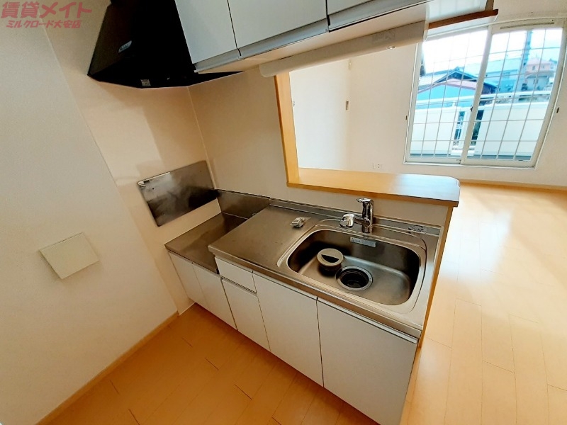 キッチン　別部屋参考写真です。