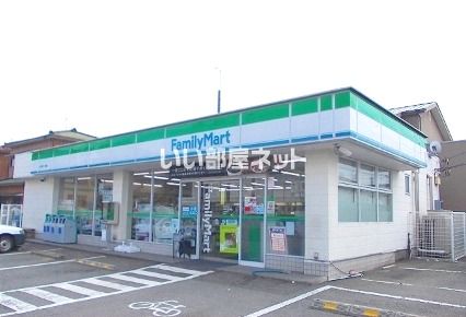 コンビニ　ファミリーマート 小田原小八幡店（コンビニ）まで629m