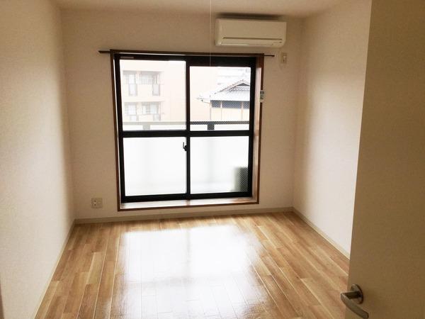 居室・リビング　明るいお部屋です！