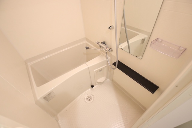 バス・シャワールーム　※別室の参考写真の為、現況優先です。