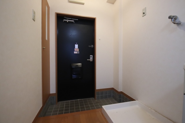 玄関　※別室の参考写真の為、現況優先です。