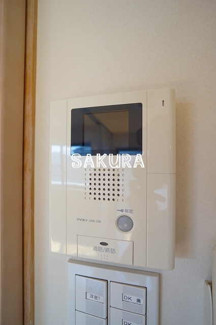 セキュリティ　女性の方でも安心のモニター付きインターフォン♪