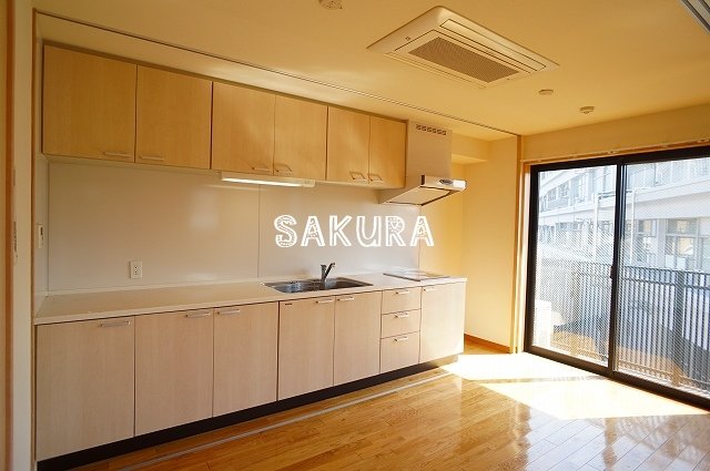 キッチン　お掃除しやすい人気のIHコンロ♪