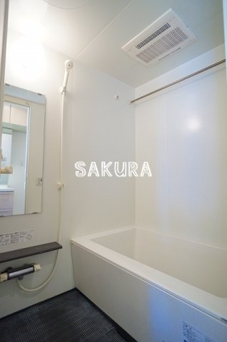 バス・シャワールーム　雨の日でも安心の浴室乾燥機付きです♪