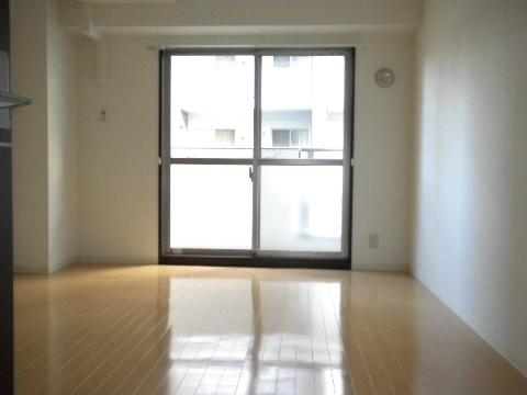 居室・リビング　室内