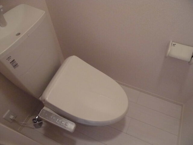 トイレ　温水洗浄暖房便座