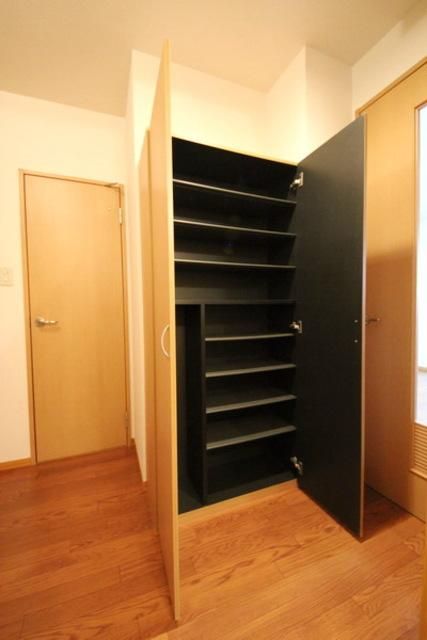 玄関　シューズボックスあります♪