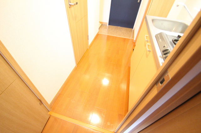 居室・リビング　洋室からのショット