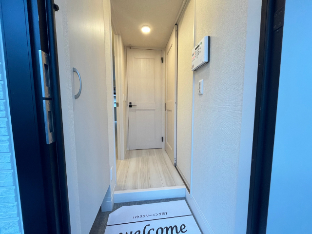 玄関　写真は別の部屋になります