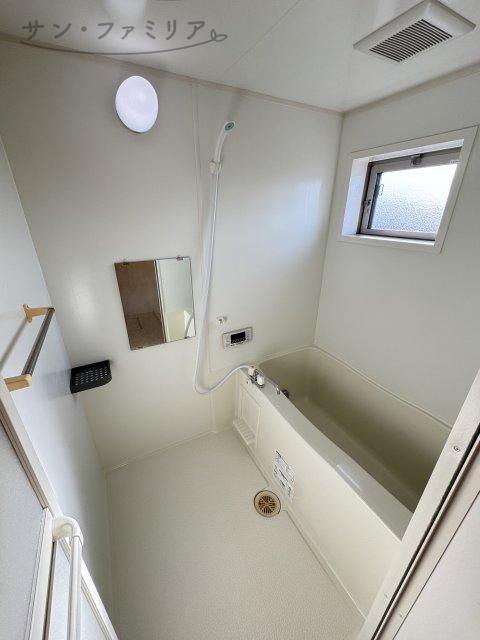 バス・シャワールーム　同一物件別部屋写真