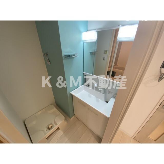 洗面設備　ゆったりとスペースのある洗面所