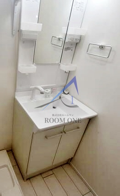 洗面設備　独立洗面台です。