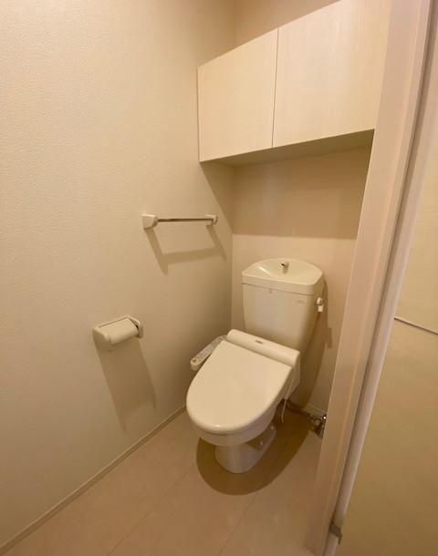 トイレ　冬でもあたたか温水洗浄暖房便座