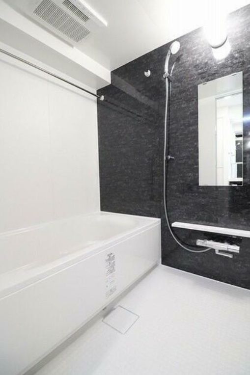 バス・シャワールーム　☆ゆったりとしたお風呂☆