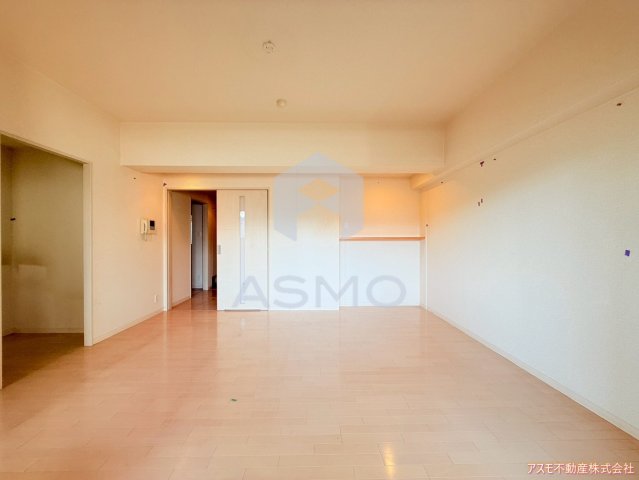 居室・リビング　同マンション別部屋参考写真