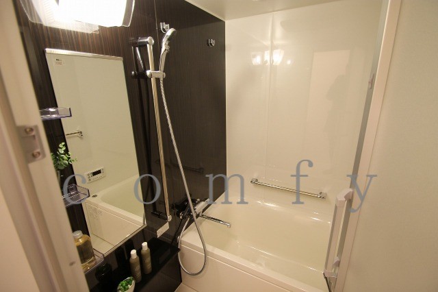 バス・シャワールーム　浴室乾燥機付きバス