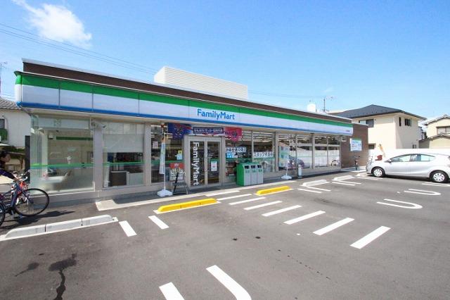 コンビニ　ファミリーマート出汐町南店（コンビニ）まで140m