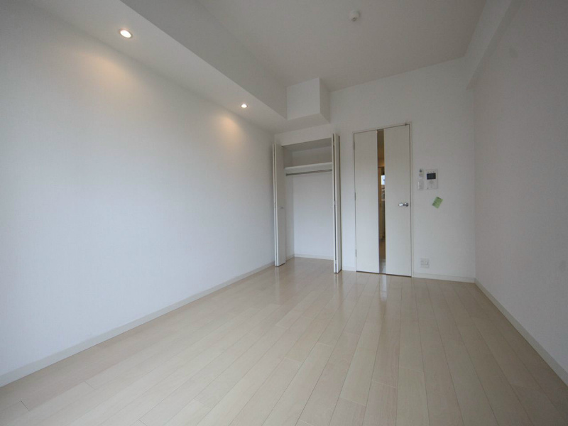 居室・リビング　洋室8.8帖　クローゼット付（収納充実してます）