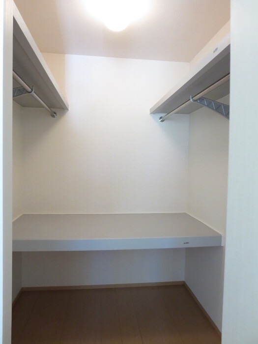 収納　ウォークインクローゼット