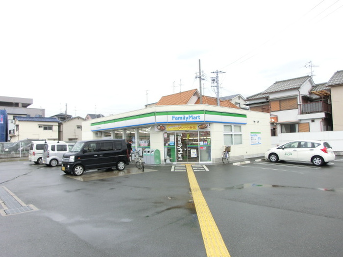 コンビニ　ファミリ－マ－ト（コンビニ）まで208m