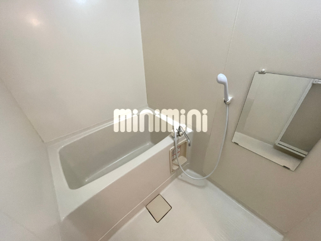 バス・シャワールーム　バストイレ別です