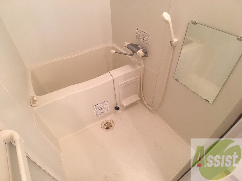 バス・シャワールーム　お風呂です。ゆっくりお風呂につかるのも体に良いですね～