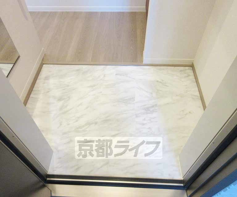 玄関　充分な広さの玄関です