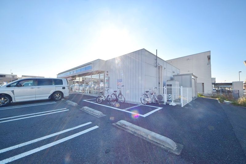 コンビニ　ローソン越谷レイクタウン六丁目店（コンビニ）まで300m
