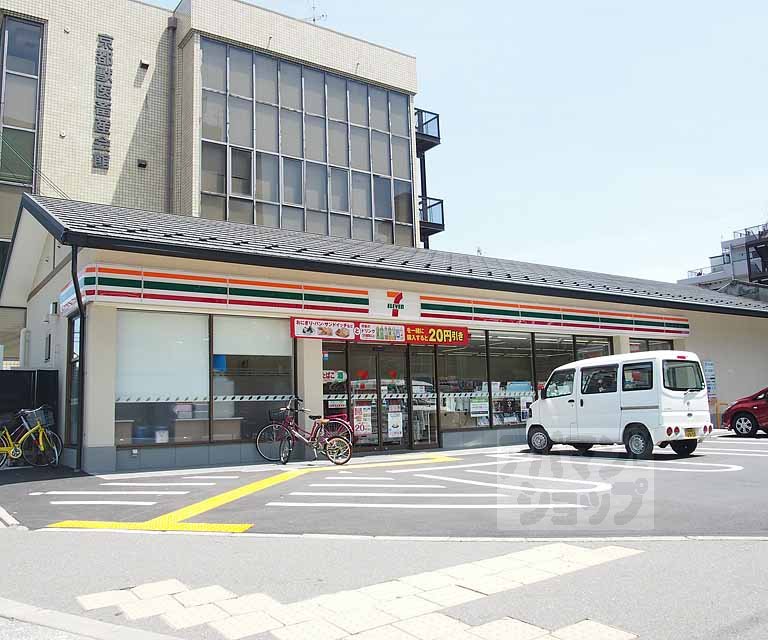 コンビニ　セブンイレブン西大路花屋町店（コンビニ）まで284m