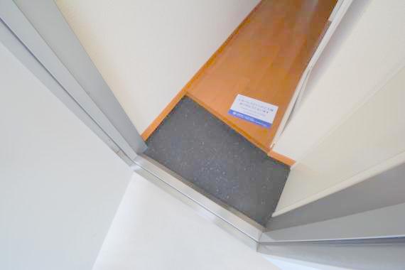 玄関　落ち着いたおしゃれな玄関です。