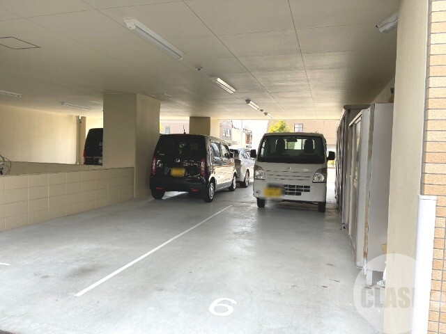 駐車場　敷地内駐車場