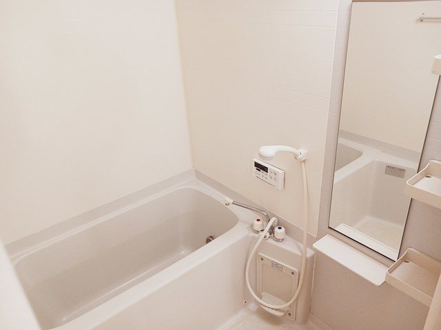 バス・シャワールーム　ゆったり過ごせるお風呂です