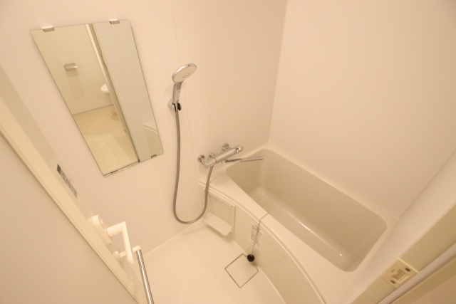 バス・シャワールーム　※別室の参考写真の為、現況優先です。