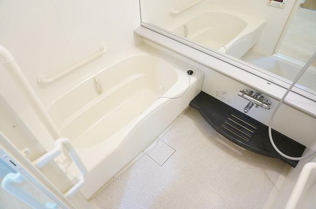 バス・シャワールーム　浴室