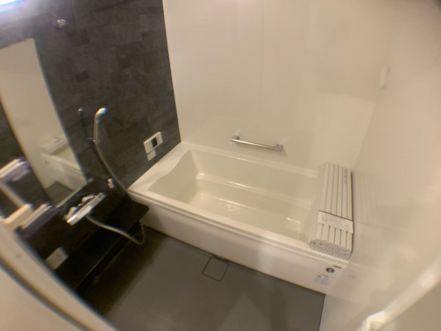 バス・シャワールーム　浴室乾燥・追い炊き機能付きのバスルーム♪