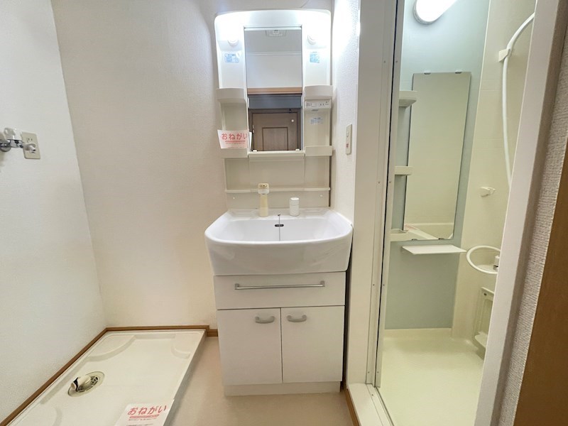 洗面設備　※別のお部屋の写真です。