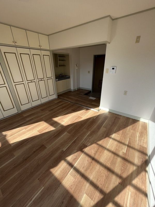 居室・リビング　洋室7帖　エアコン完備　大型収納