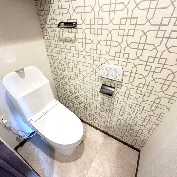 トイレ　温水洗浄暖房便座付トイレ