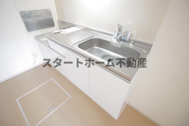 キッチン　コンパクトなキッチンで掃除もラクラク