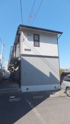 建物外観　1・2階利用可能なテラスハウス
