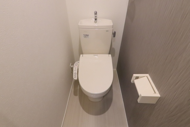 トイレ　※別室の参考写真の為、現況優先です。