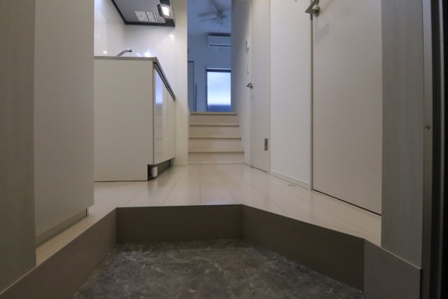 玄関　※別室の参考写真の為、現況優先です。