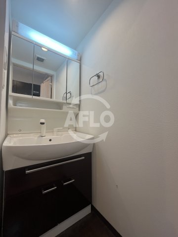 洗面設備　レオングラン新大阪レジデンス　洗面台