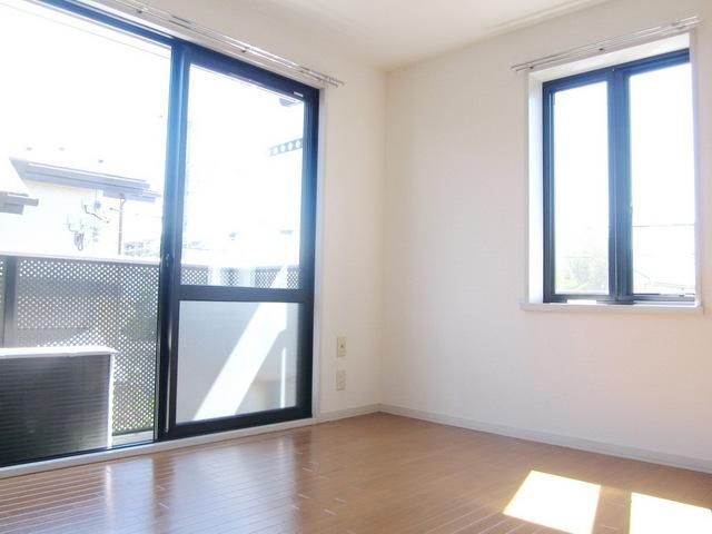 居室・リビング　☆出窓は角部屋のみ☆