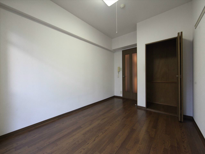 収納　洋室7.5帖　クローゼット付（収納充実してます）