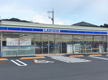 コンビニ　ローソン 東広島寺家駅前店（コンビニ）まで595m