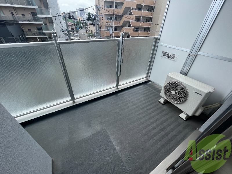 バルコニー　お天気のいい日はバルコニーで洗濯物も干せますよ。