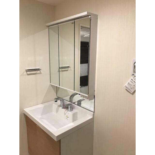 洗面設備　独立洗面台です