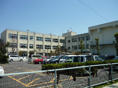 小学校　栗東市立治田小学校（小学校）まで510m